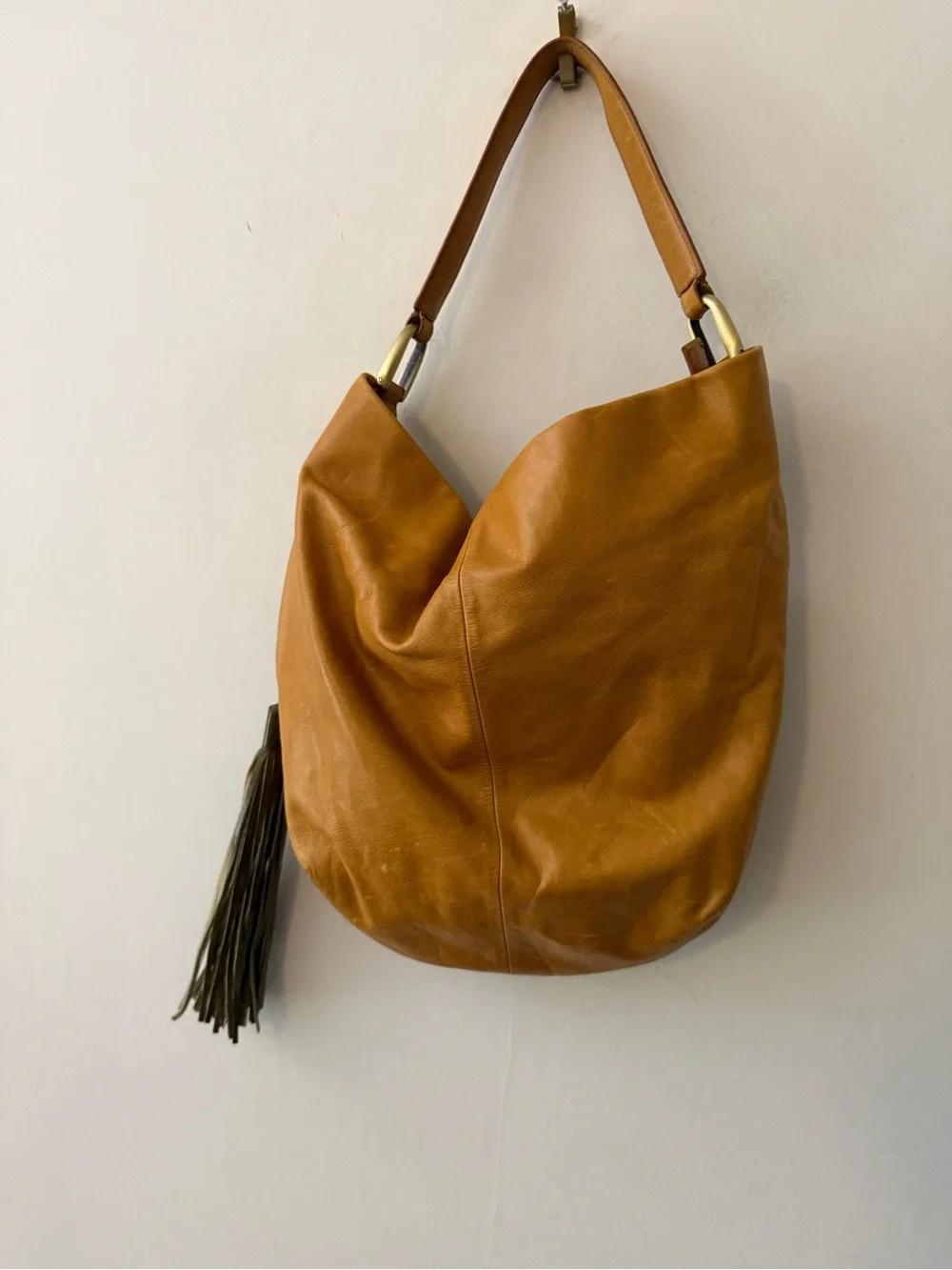 Leather Hobo Shoulder Bag in Camel w Tassel side pocket